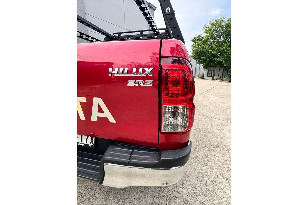 2015 Toyota Hilux SR5 GUN126R