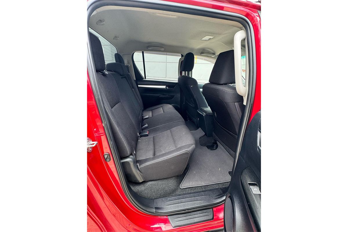 2015 Toyota Hilux SR5 GUN126R