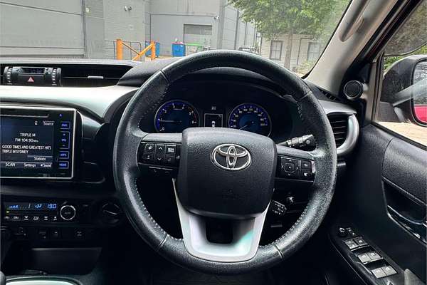 2015 Toyota Hilux SR5 GUN126R
