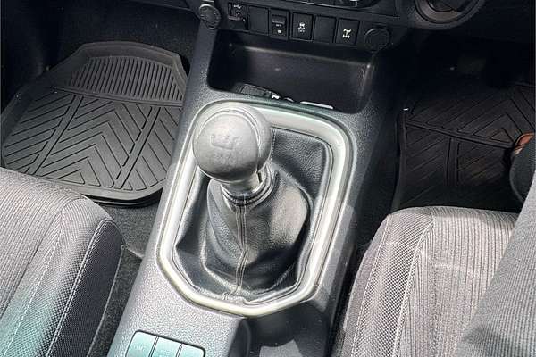 2015 Toyota Hilux SR5 GUN126R