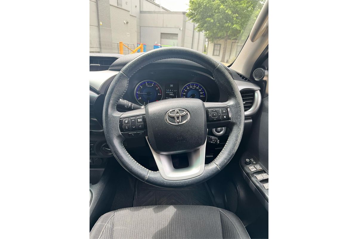 2015 Toyota Hilux SR5 GUN126R