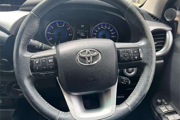 2015 Toyota Hilux SR5 GUN126R