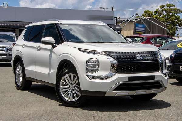 2024 Mitsubishi Outlander LS ZM