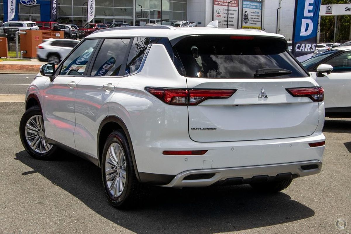 2024 Mitsubishi Outlander LS ZM