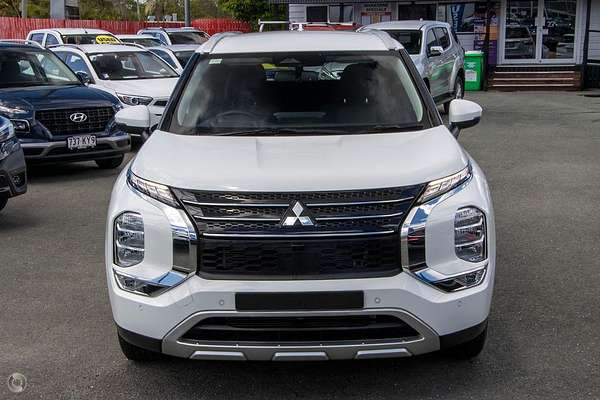 2024 Mitsubishi Outlander LS ZM