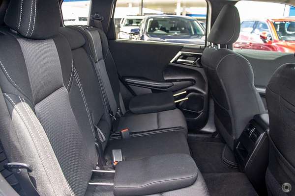 2024 Mitsubishi Outlander LS ZM