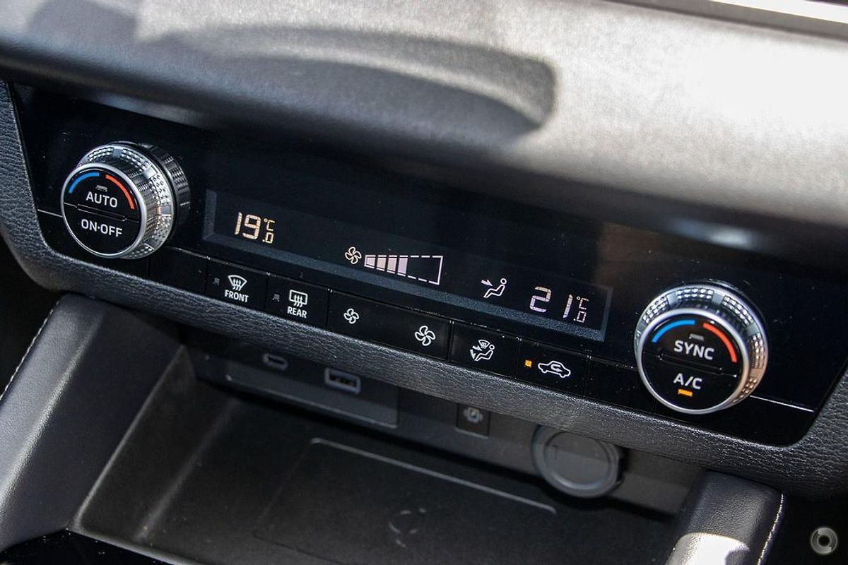 2024 Mitsubishi Outlander LS ZM