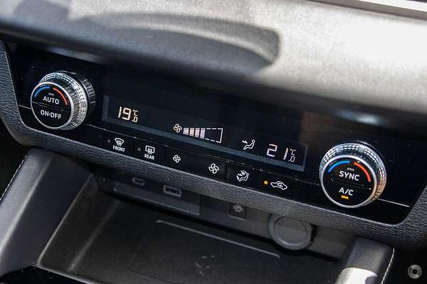 2024 Mitsubishi Outlander LS ZM