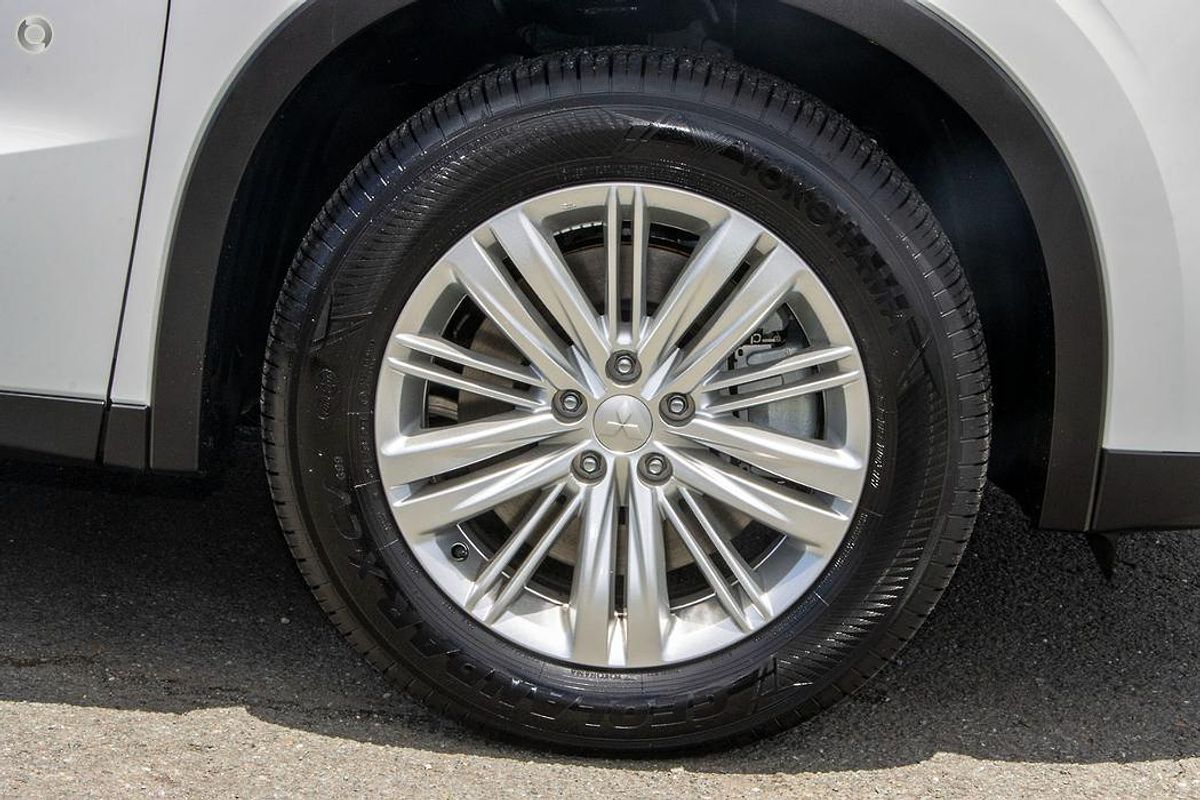 2024 Mitsubishi Outlander LS ZM