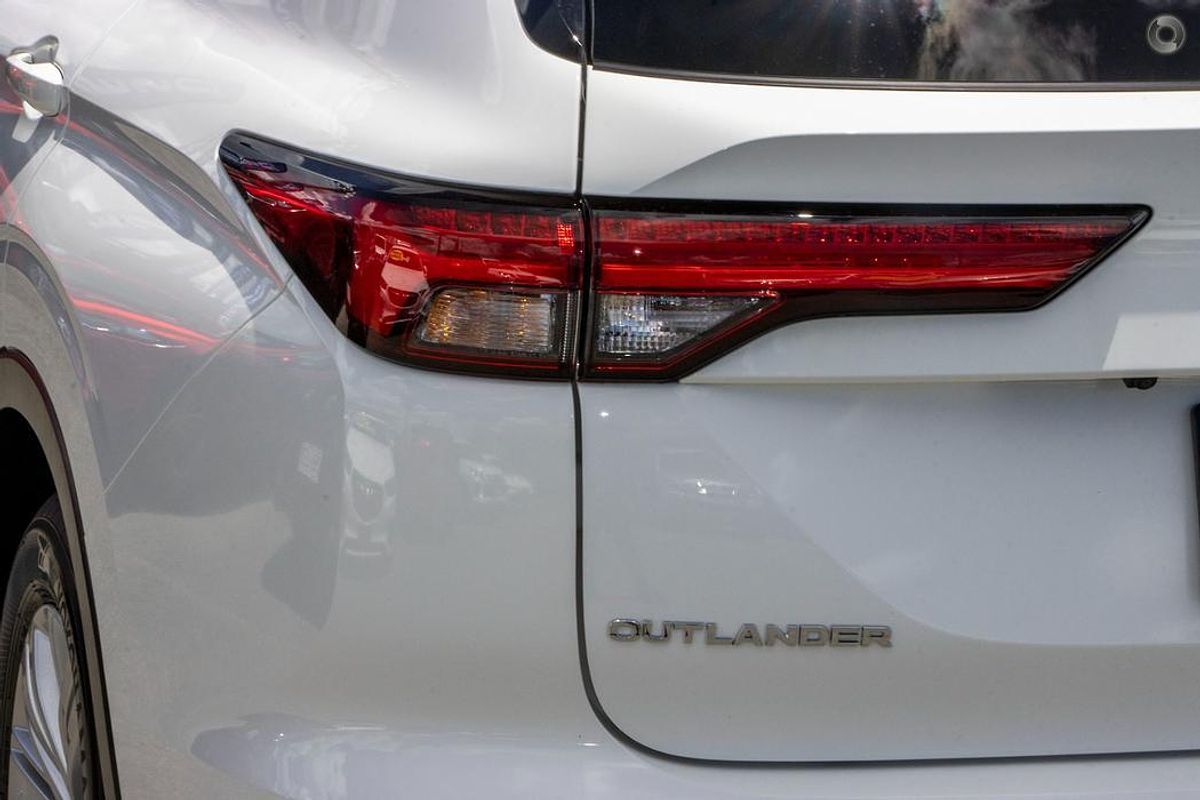 2024 Mitsubishi Outlander LS ZM