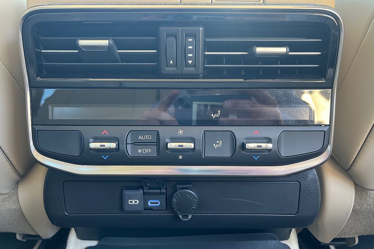 2024 Toyota Landcruiser VX FJA300R