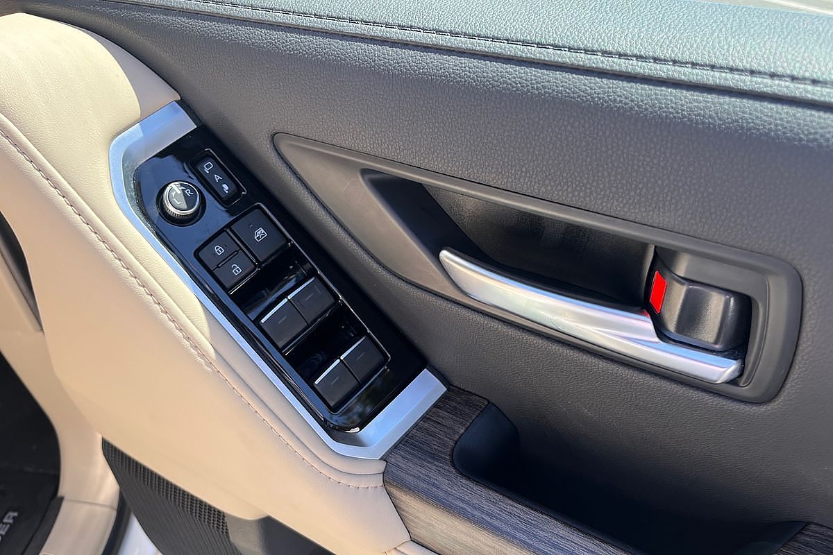 2024 Toyota Landcruiser VX FJA300R