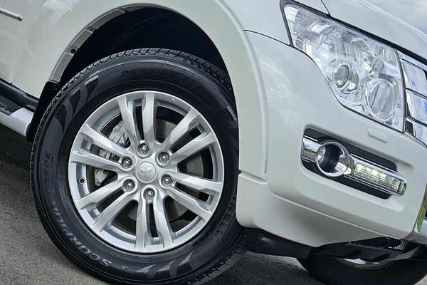2015 Mitsubishi Pajero Exceed NX