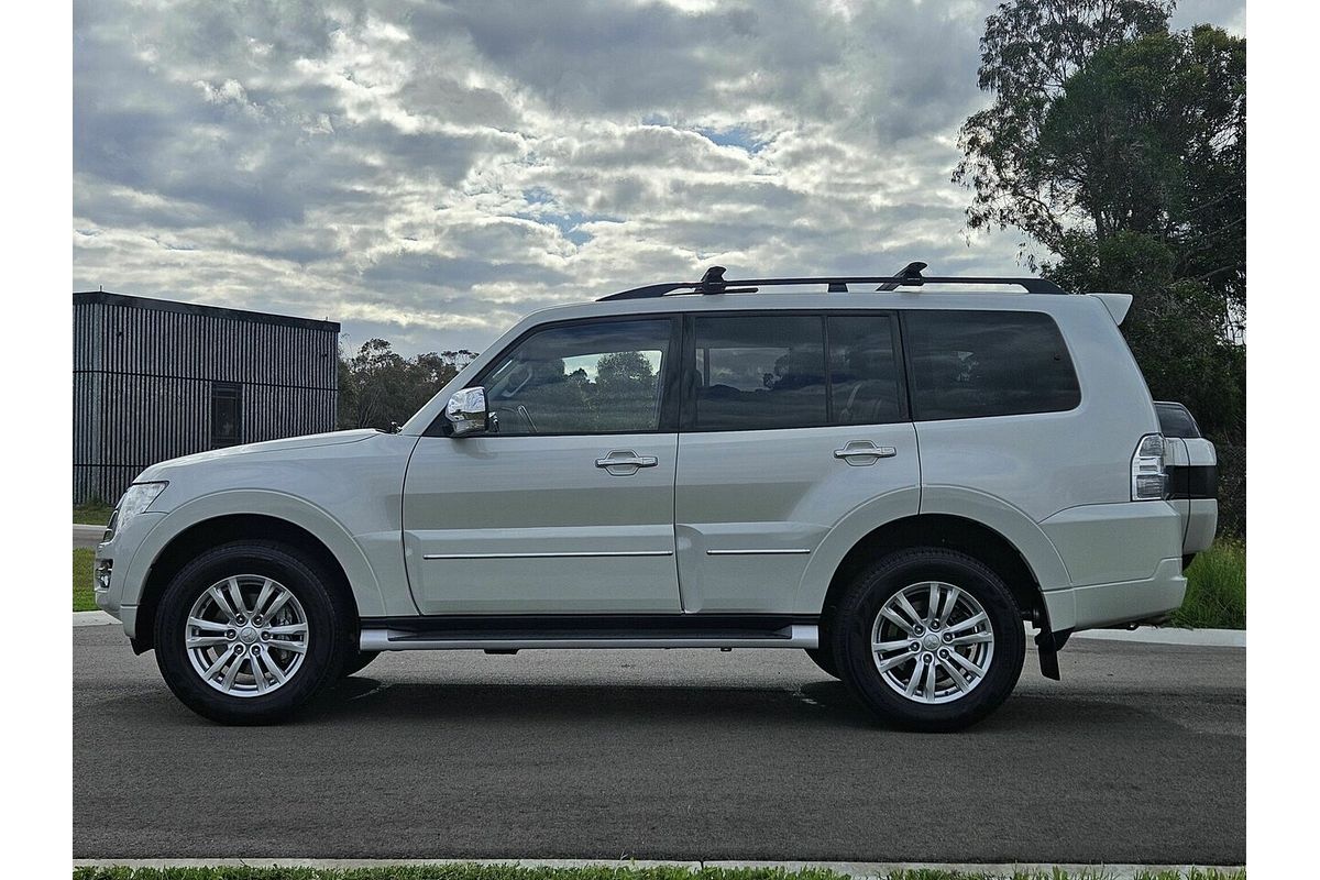 2015 Mitsubishi Pajero Exceed NX