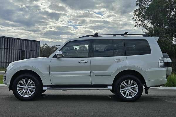 2015 Mitsubishi Pajero Exceed NX