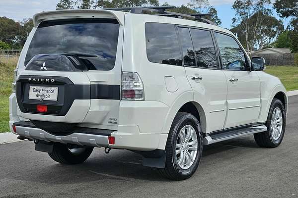 2015 Mitsubishi Pajero Exceed NX