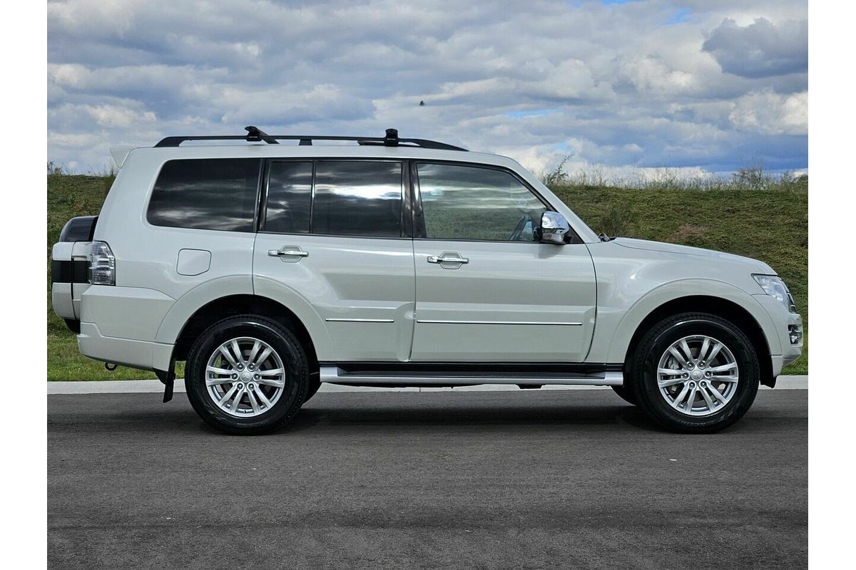 2015 Mitsubishi Pajero Exceed NX