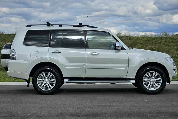 2015 Mitsubishi Pajero Exceed NX