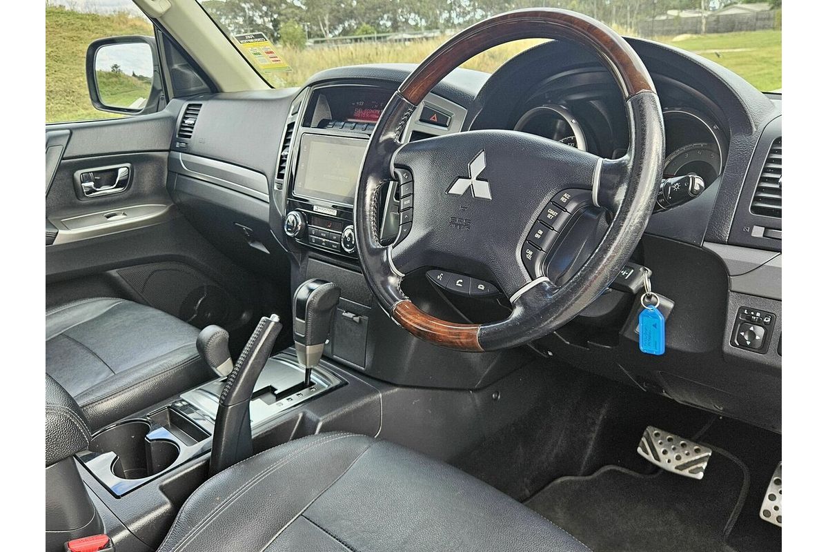 2015 Mitsubishi Pajero Exceed NX
