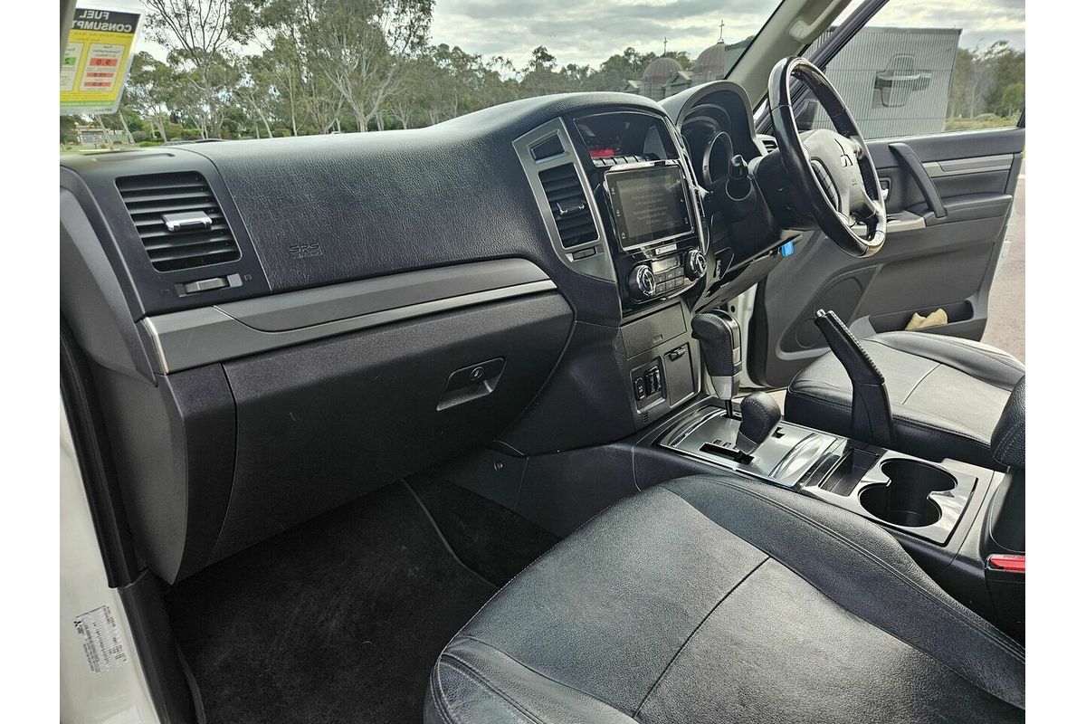 2015 Mitsubishi Pajero Exceed NX