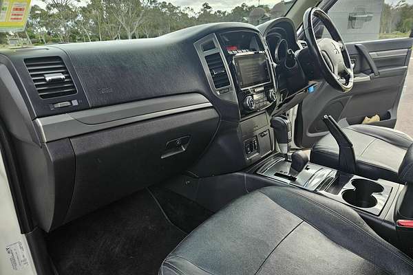 2015 Mitsubishi Pajero Exceed NX