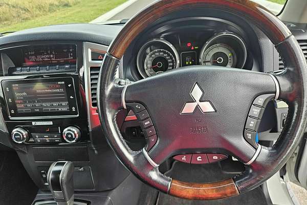 2015 Mitsubishi Pajero Exceed NX