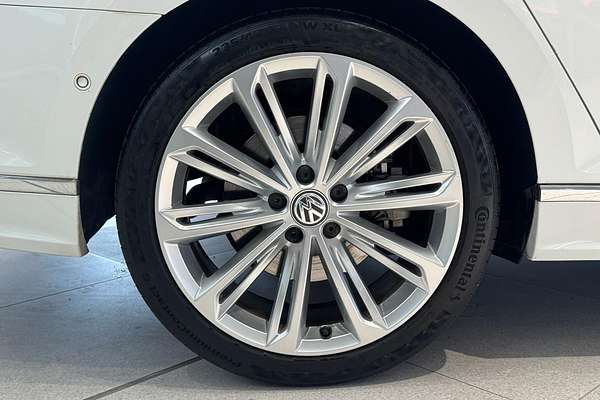 2018 Volkswagen Passat 206TSI R-Line B8