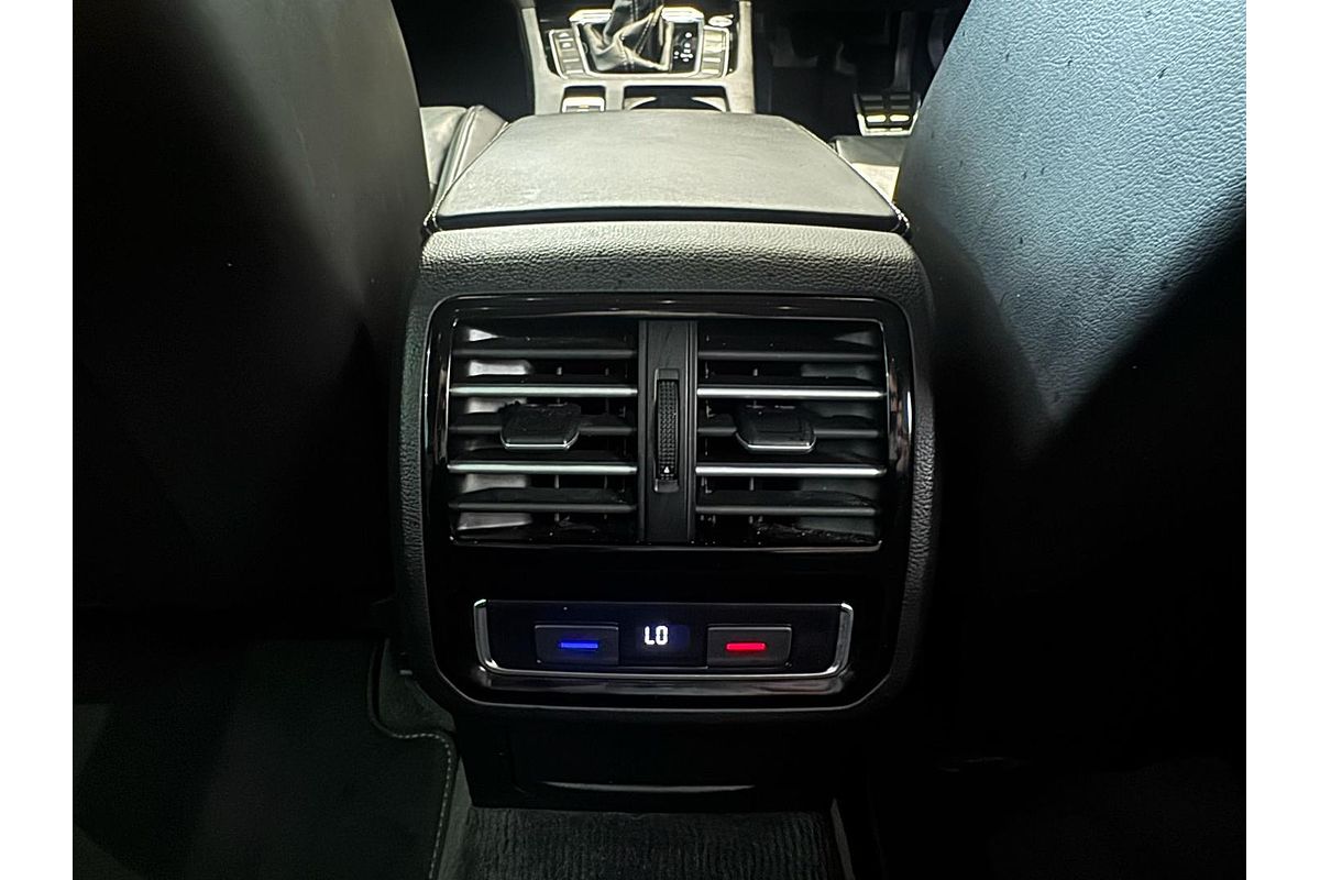 2018 Volkswagen Passat 206TSI R-Line B8