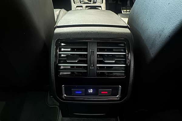 2018 Volkswagen Passat 206TSI R-Line B8