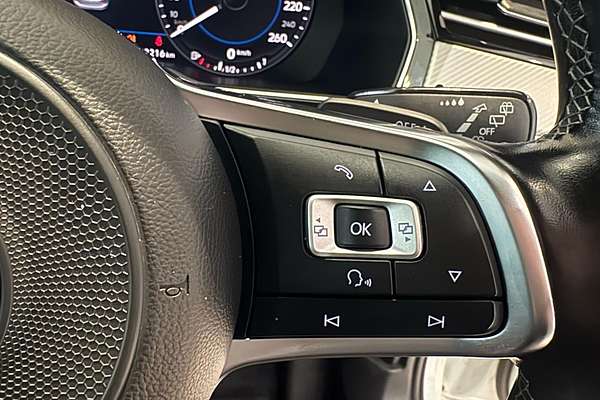 2018 Volkswagen Passat 206TSI R-Line B8