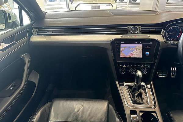 2018 Volkswagen Passat 206TSI R-Line B8