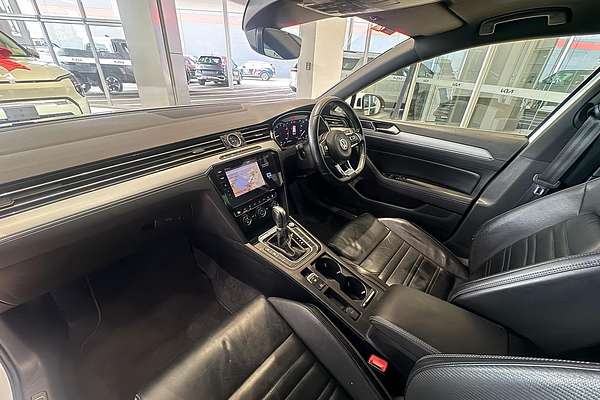 2018 Volkswagen Passat 206TSI R-Line B8