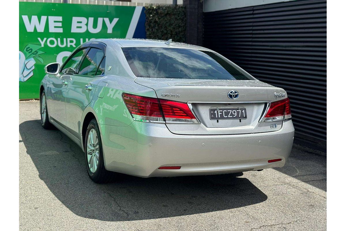 2013 Toyota Crown ROYAL SALOON
