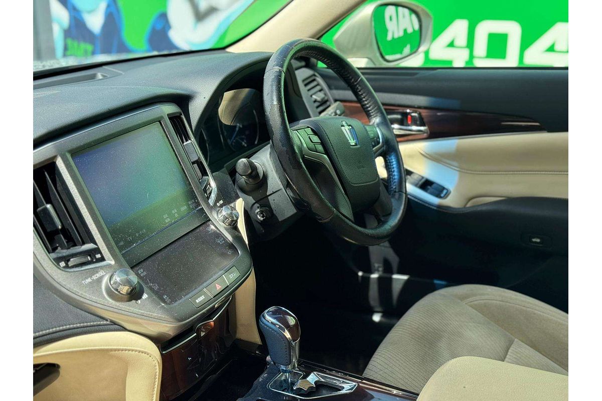 2013 Toyota Crown ROYAL SALOON