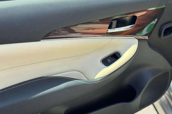 2013 Toyota Crown ROYAL SALOON