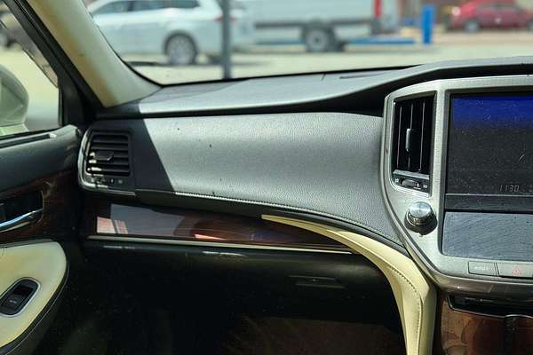 2013 Toyota Crown ROYAL SALOON