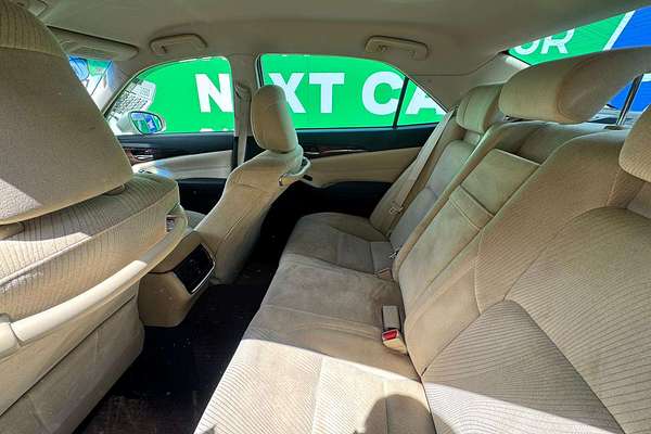 2013 Toyota Crown ROYAL SALOON