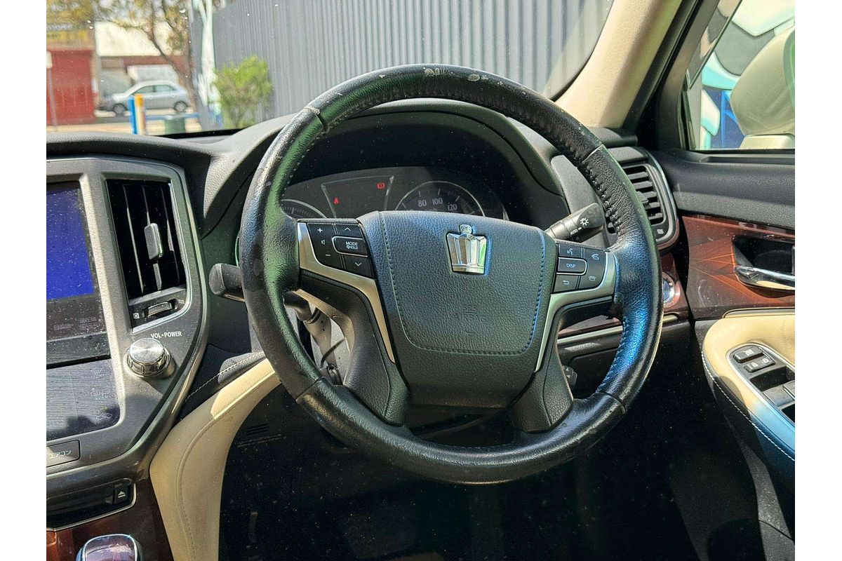 2013 Toyota Crown ROYAL SALOON