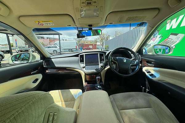 2013 Toyota Crown ROYAL SALOON