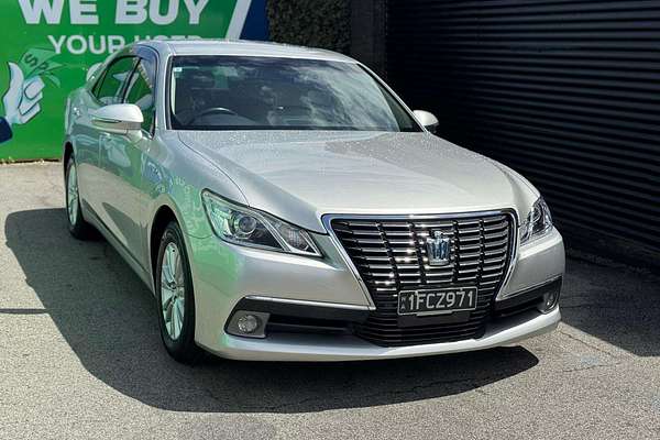 2013 Toyota Crown ROYAL SALOON