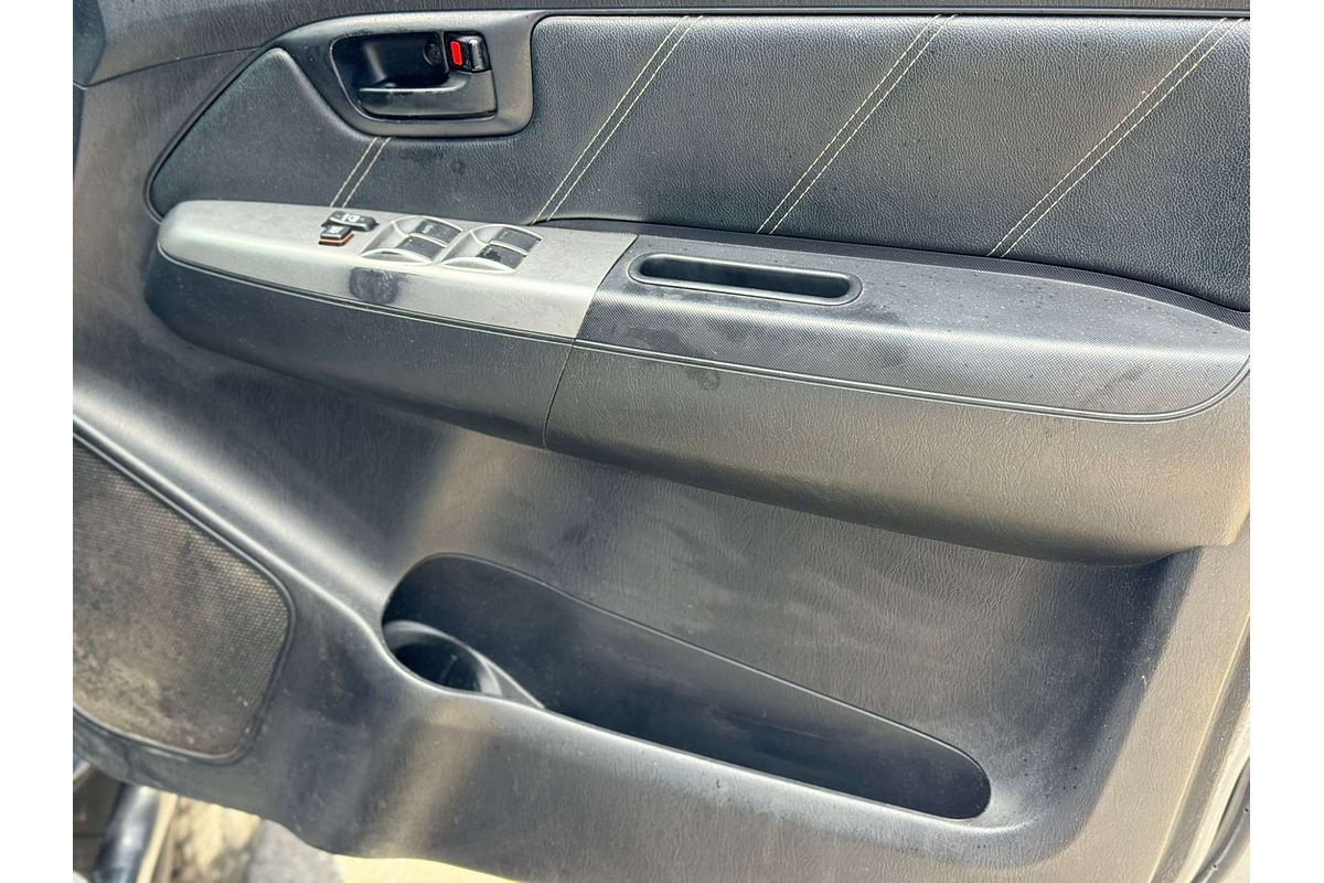 2015 Toyota Hilux SR KUN26R 4X4