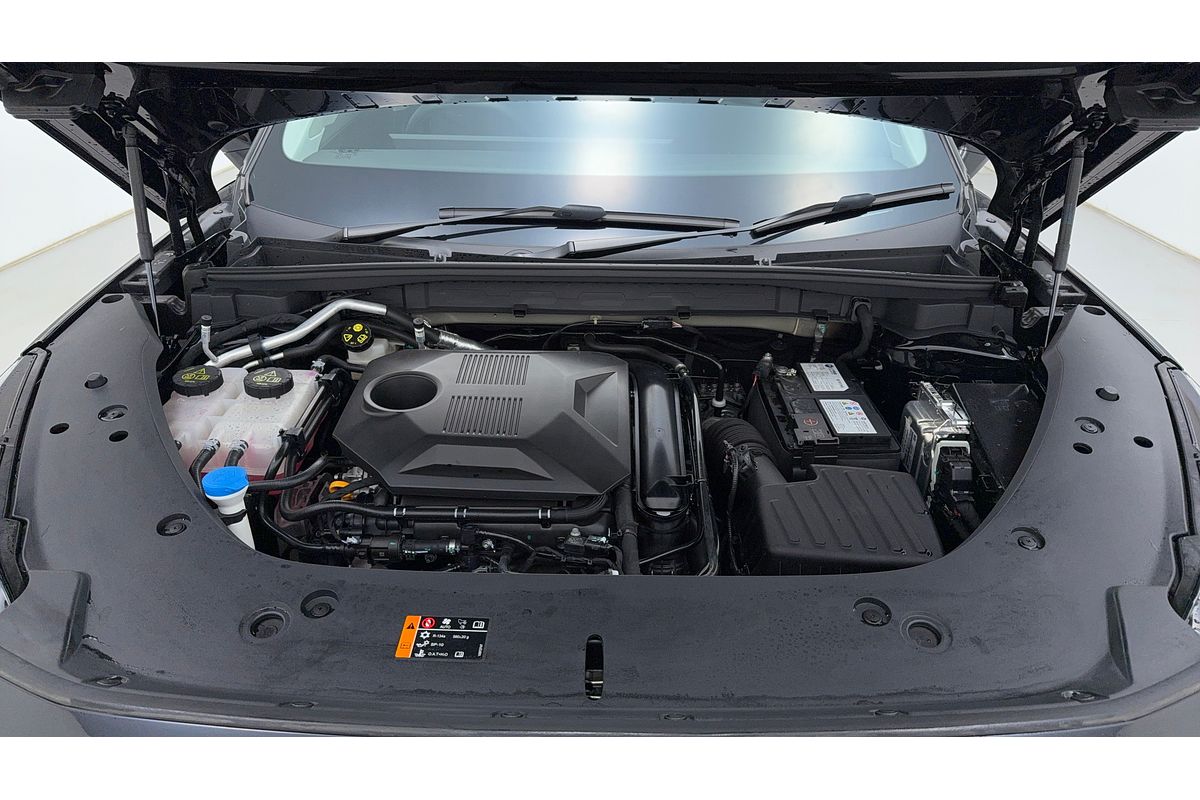 2024 MG HS Essence AS33