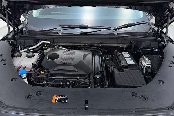 2024 MG HS Essence AS33