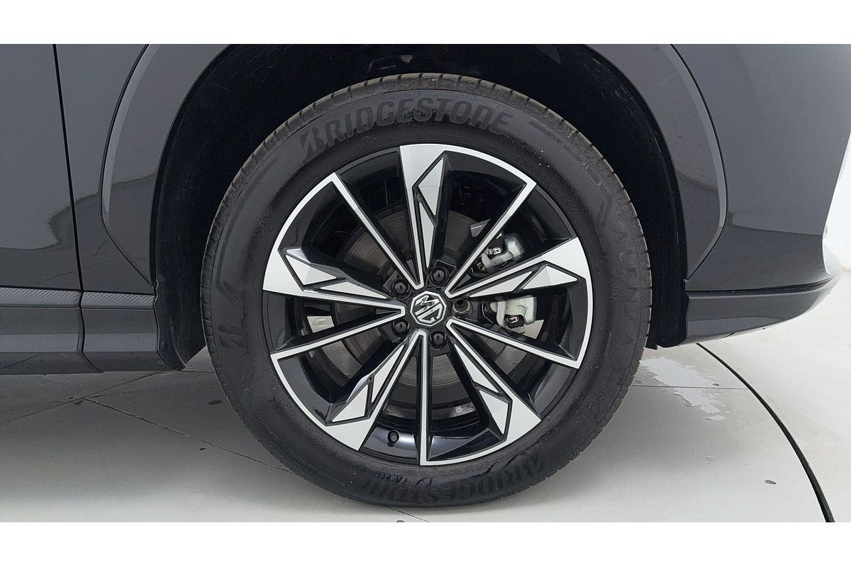 2024 MG HS Essence AS33