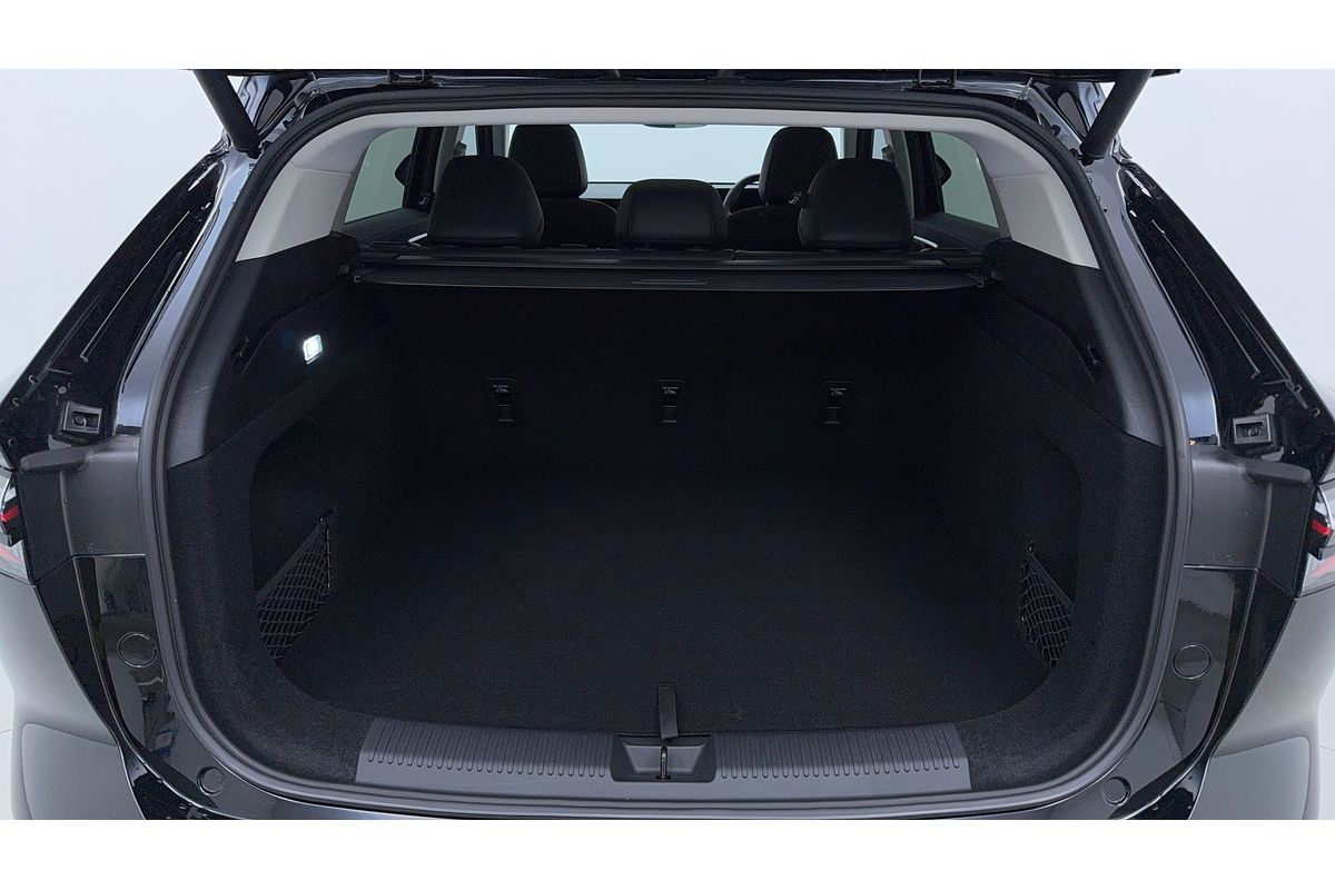 2024 MG HS Essence AS33