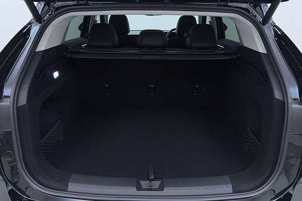 2024 MG HS Essence AS33