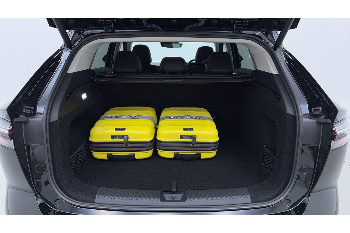 2024 MG HS Essence AS33