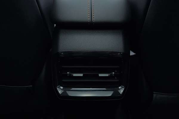 2024 MG HS Essence AS33