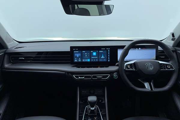 2024 MG HS Essence AS33