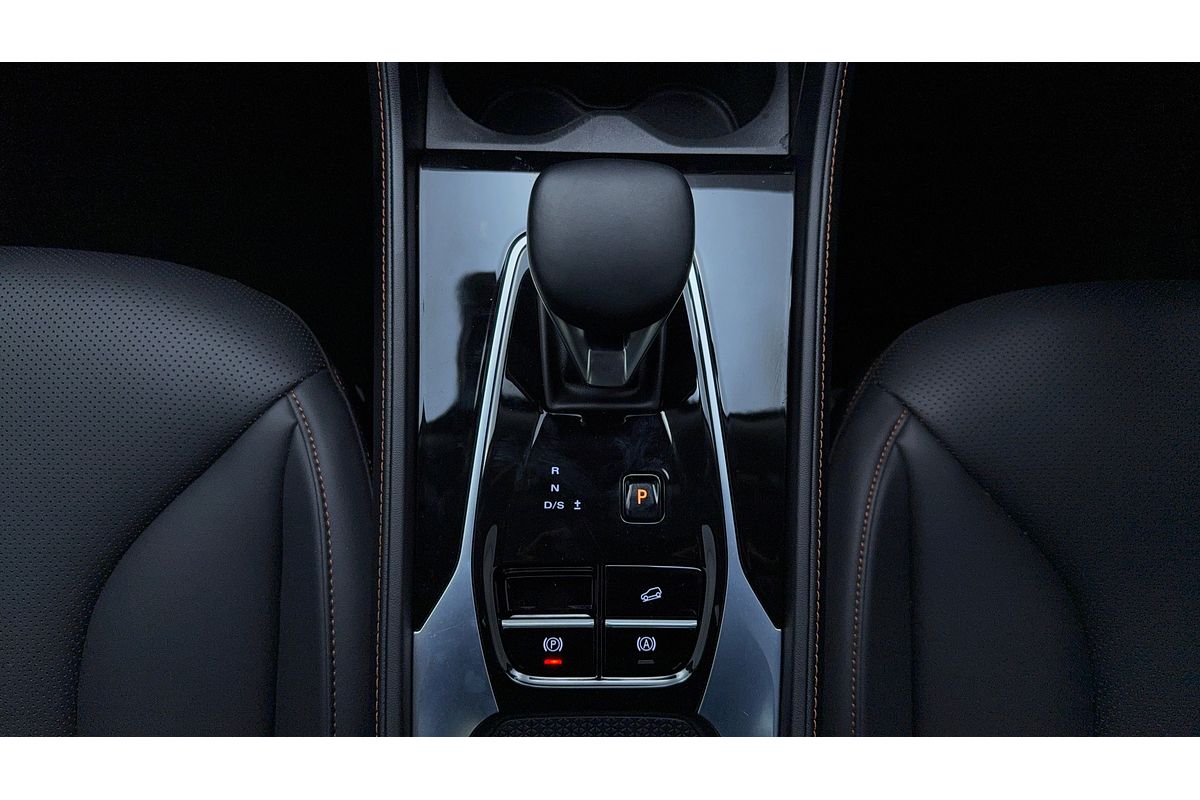 2024 MG HS Essence AS33